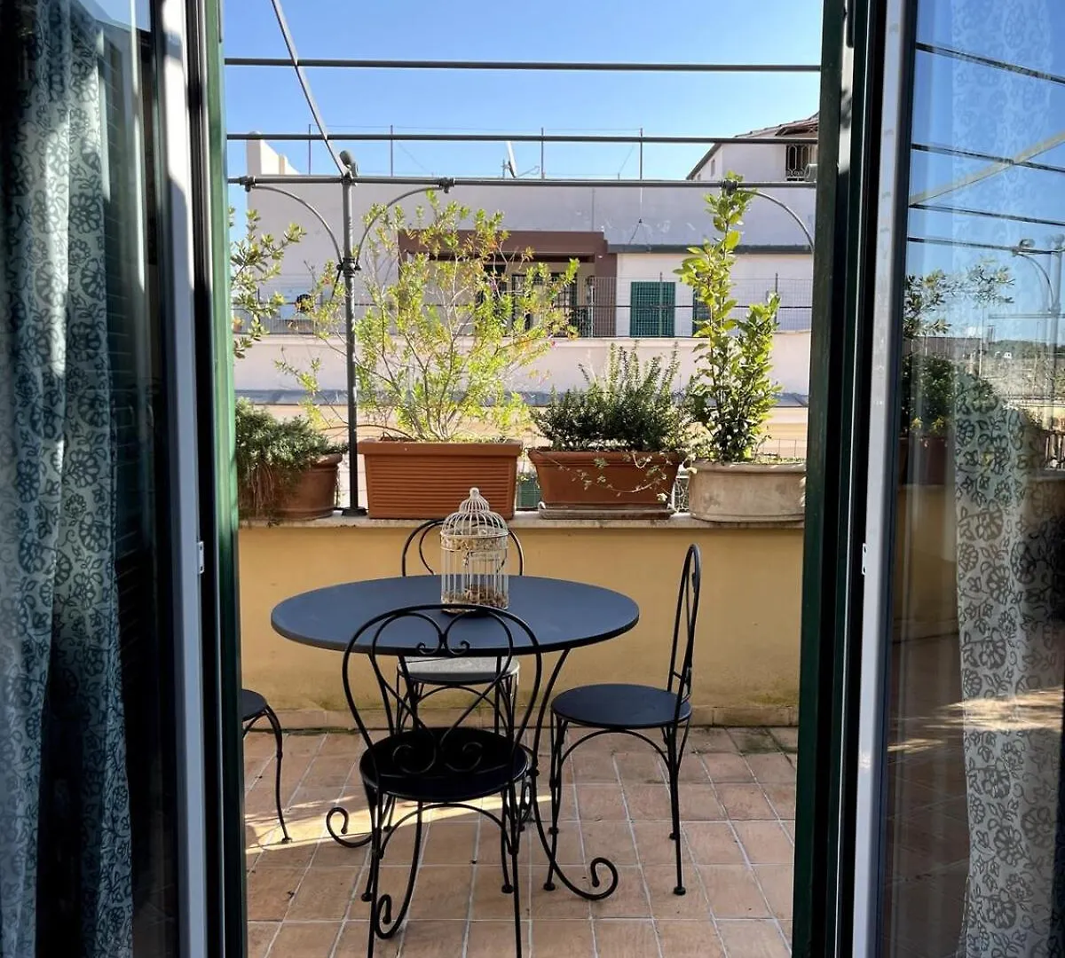 Fifi'S Stylish Attic With Terrace Apartment Rome 0*,  Italy
