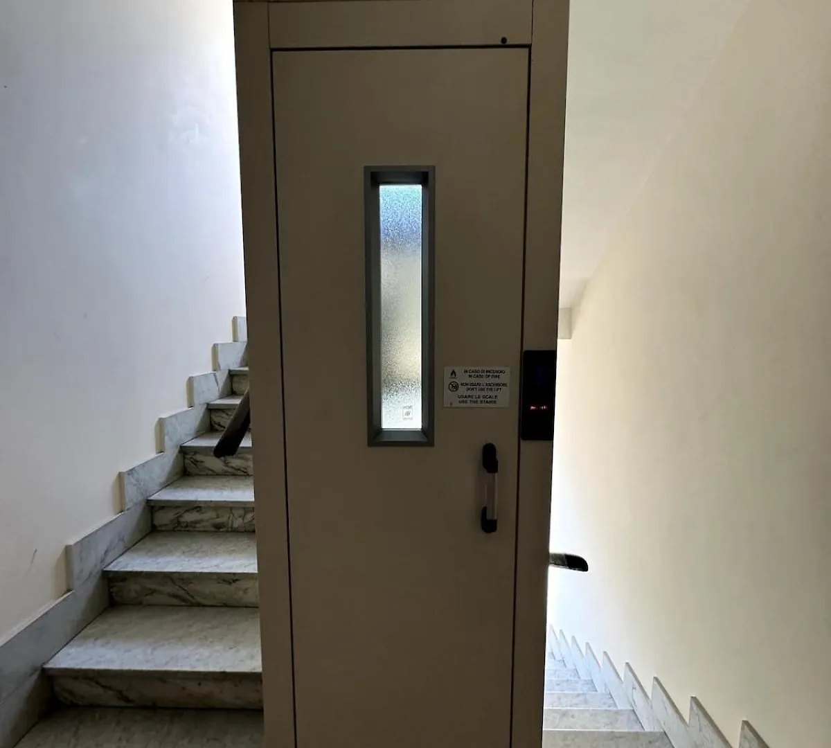 Fifi'S Stylish Attic With Terrace Apartment Rome Italy